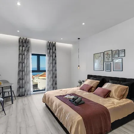 Luxury Black Pearl With Jacuzzi Pensjonat Makarska