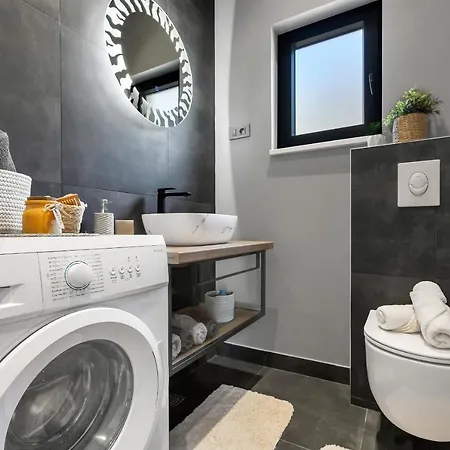 Pensjonat Luxury Black Pearl With Jacuzzi Makarska